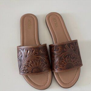 Coppu Western Hand-Tooled Sandals Sz 7